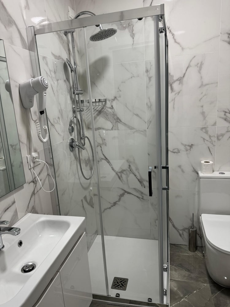 Economy Double or Twin Room photo 2