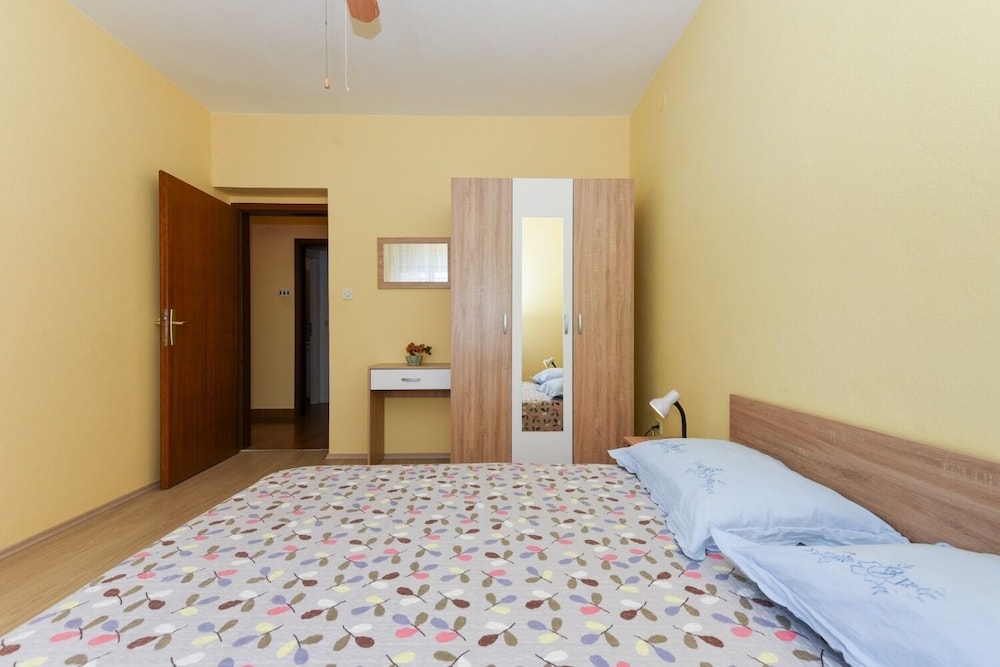 Apartment (Kolt - 15 m from the sea - A1(6+2))