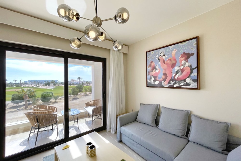 Basic Apartment photo 1