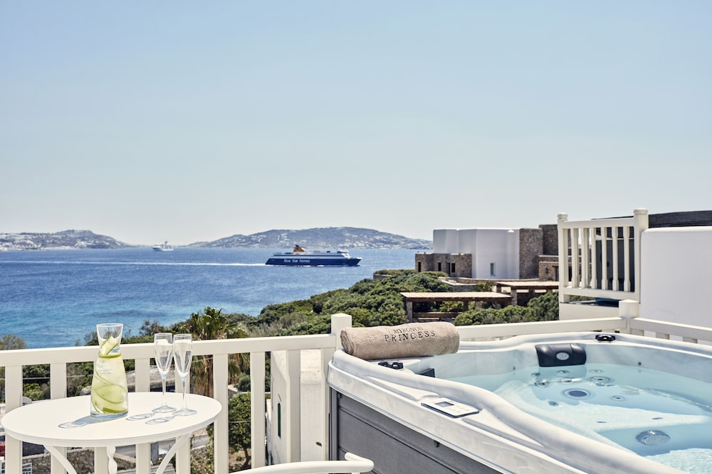 Honeymoon Suite, Hot Tub, Sea View (Outdoor) - Photo 18