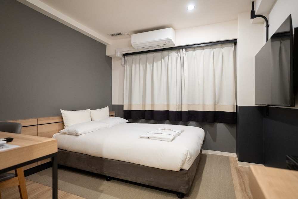 Semi Double Room, Non Smoking (18square meters)