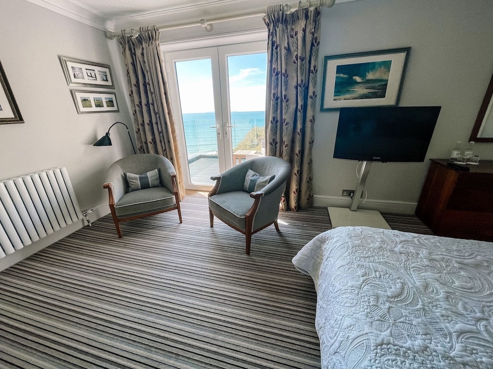 Lookout Room with balcony