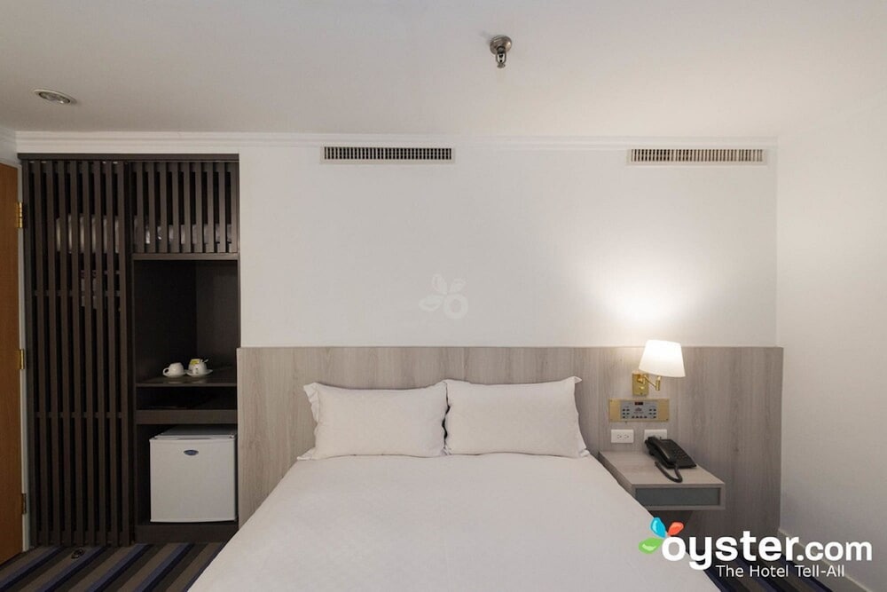 Standard Single Room, No Window, Room Only photo 3