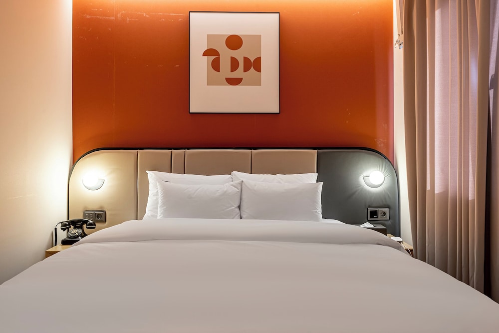 Deluxe Room - Photo 7