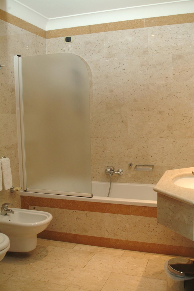Classic Triple Room - Photo 4