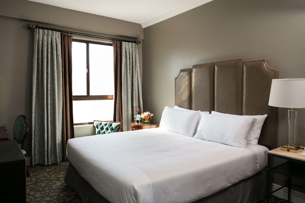 Deluxe Room, 1 King Bed - Photo 15