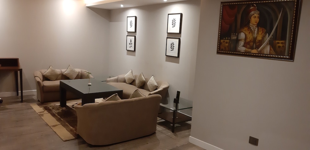 Suite (Room) - Photo 7