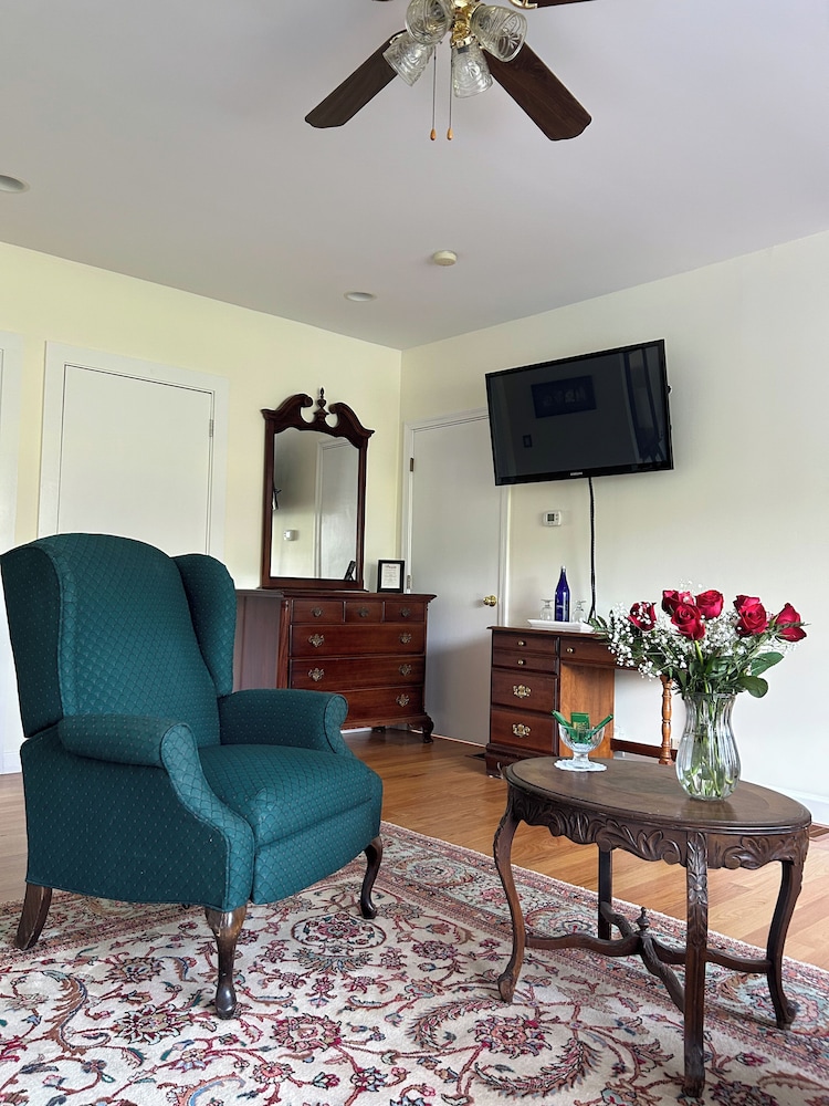Junior Suite, 1 Queen Bed, Non Smoking (Extra bed on request) - Photo 7