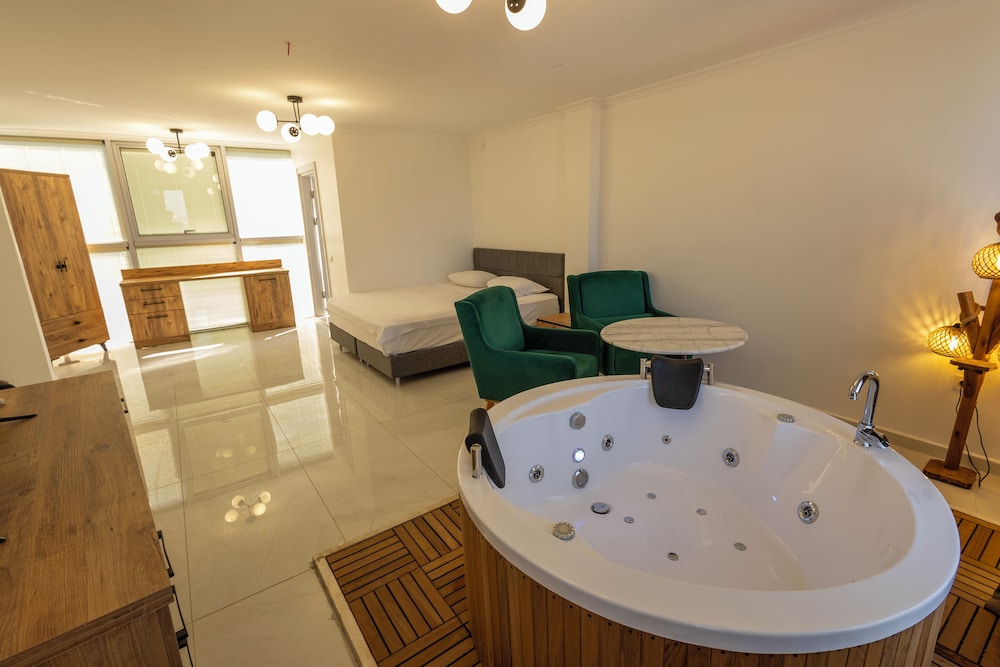 Design Room, 1 Queen Bed, Sea View