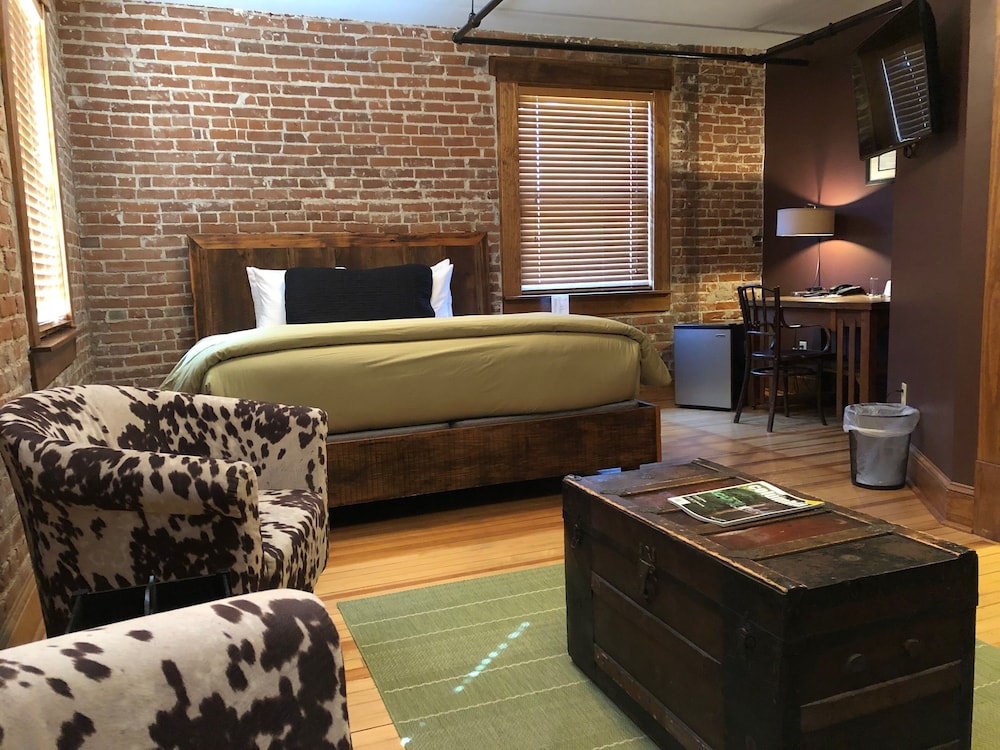 Double Room, Ensuite, River View (Room 30)
