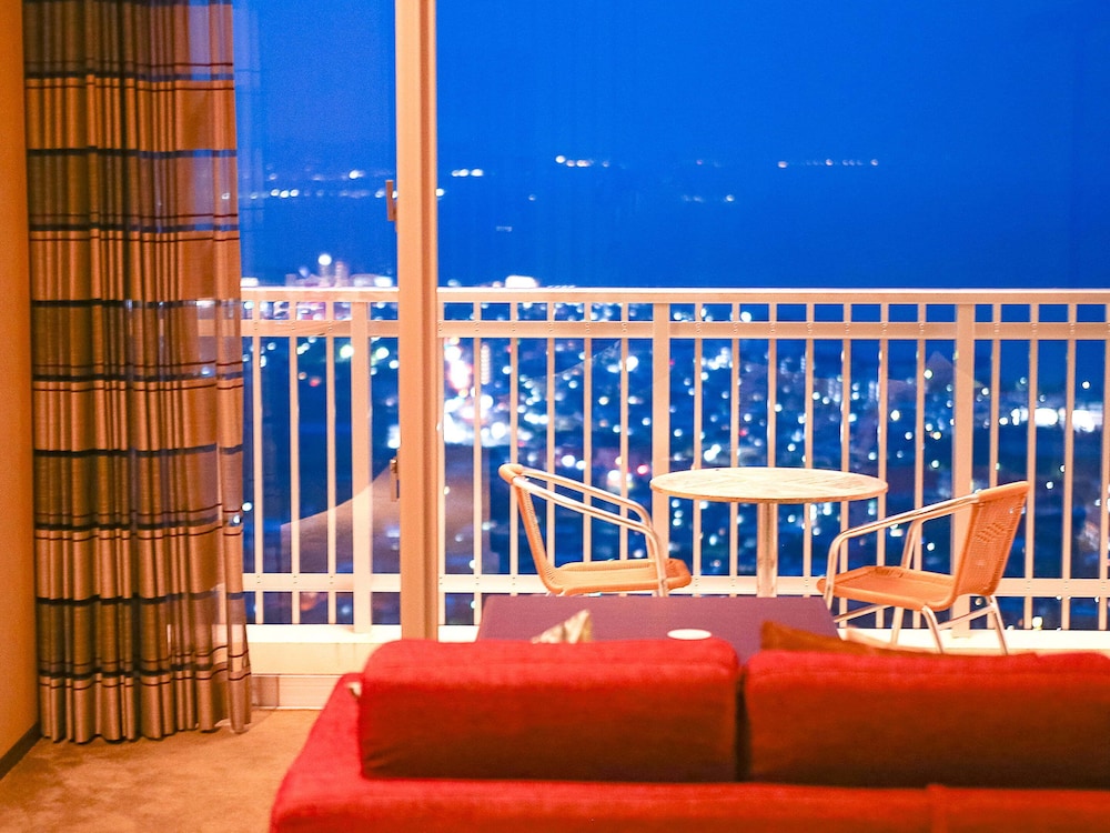 Royal Suite, 1 Bedroom, Private Bathroom, Ocean View - Photo 3