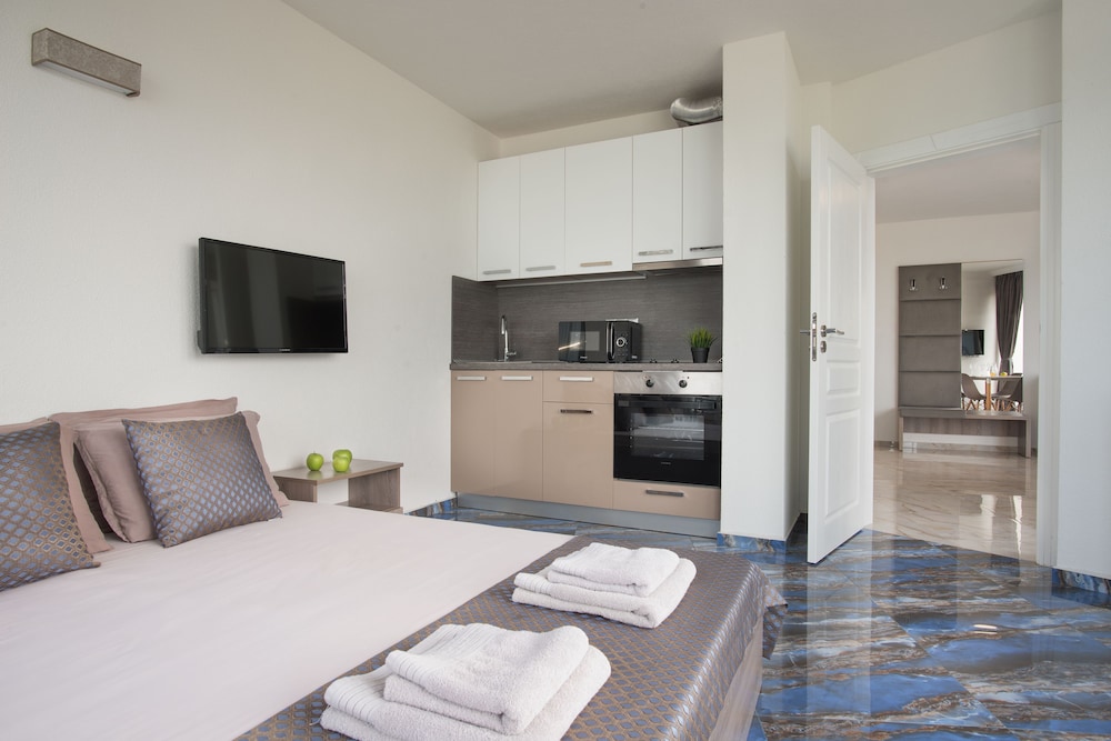Panoramic VIP Apartment, 2 Bedrooms, Sea View photo 2
