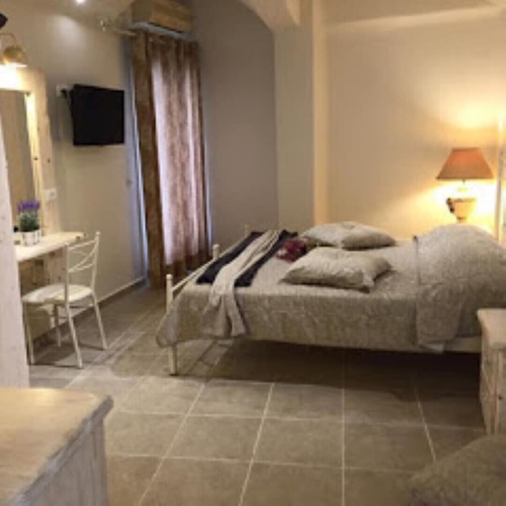 Standard Room - Photo 1