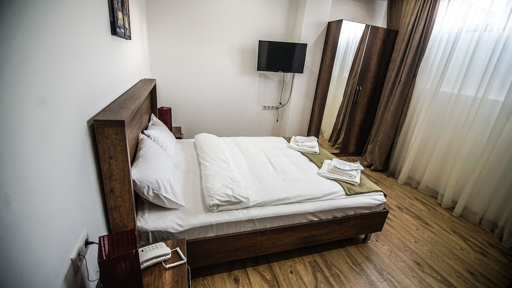 Economy Double Room photo 1