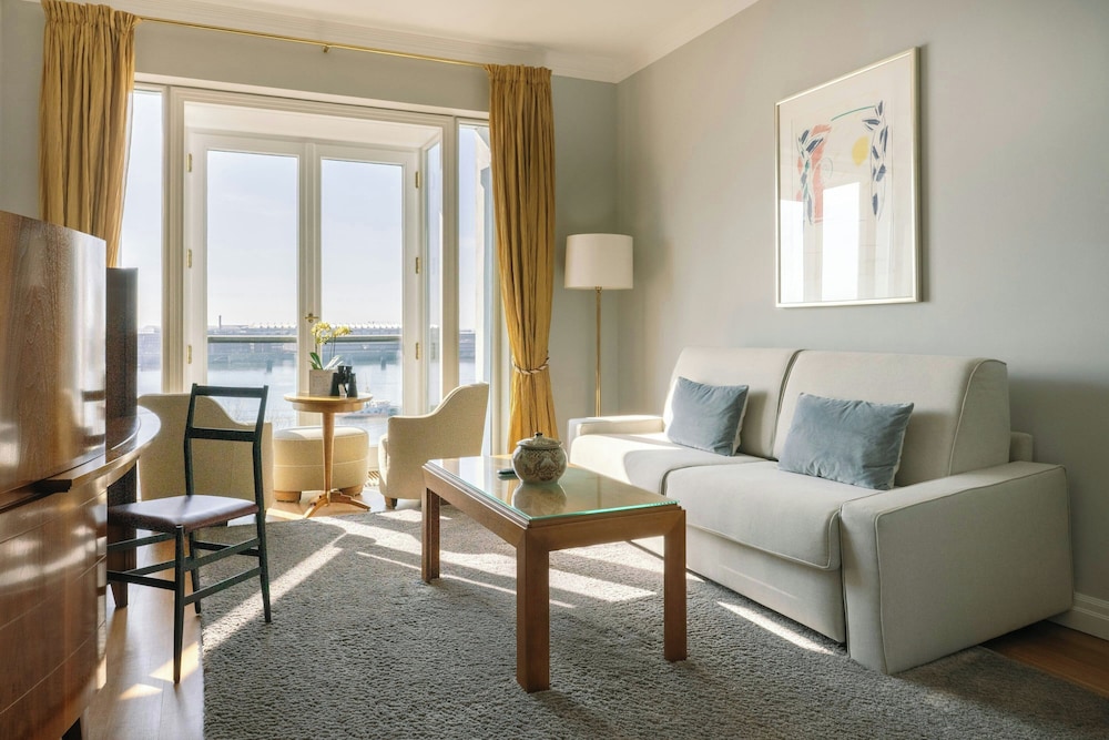 Suite, 1 Double Bed, River View photo 1