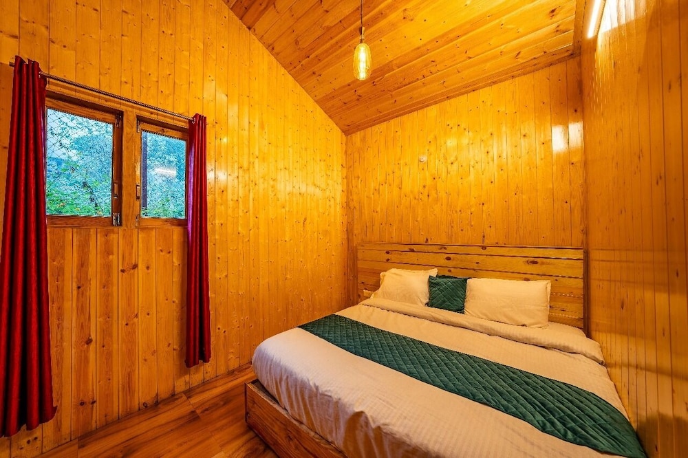 Deluxe Room, Balcony, Mountain View