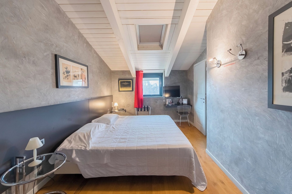 Double or Twin Room photo 2