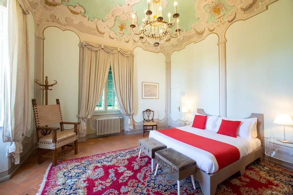 Deluxe Double or Twin Room photo 1