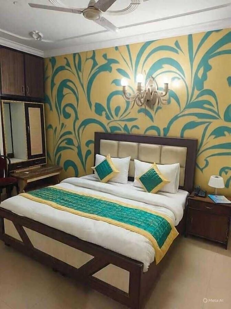 Basic Double or Twin Room, Balcony, City View