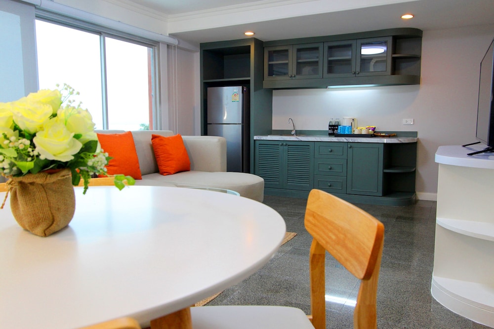 Family Room - Photo 11