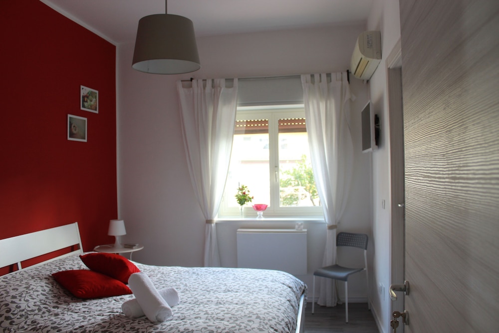 Romantic Room, Garden View (Rossa)