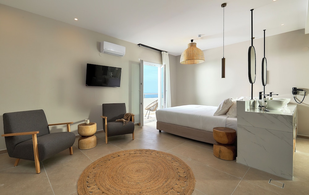 Executive Suite with Jacuzzi