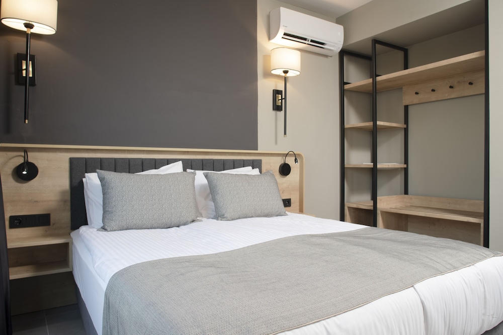 Comfort Room, 2 Bedrooms