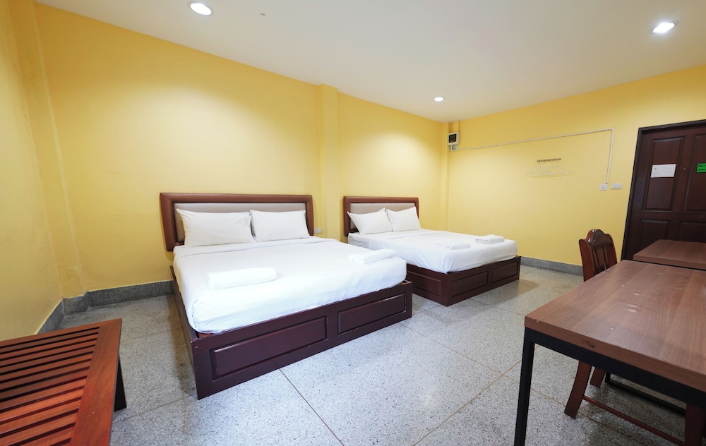 Classic Quadruple Room