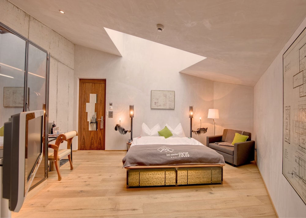 Skylight with ceiling windows only