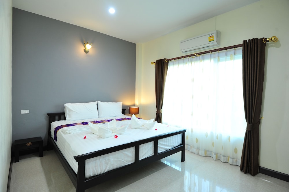 Bungalow Double Bed photo 2