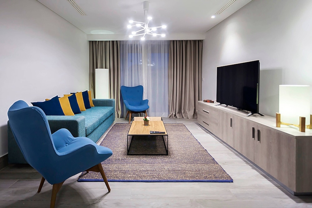 Executive Suite, 1 Bedroom, Balcony, Partial Sea View