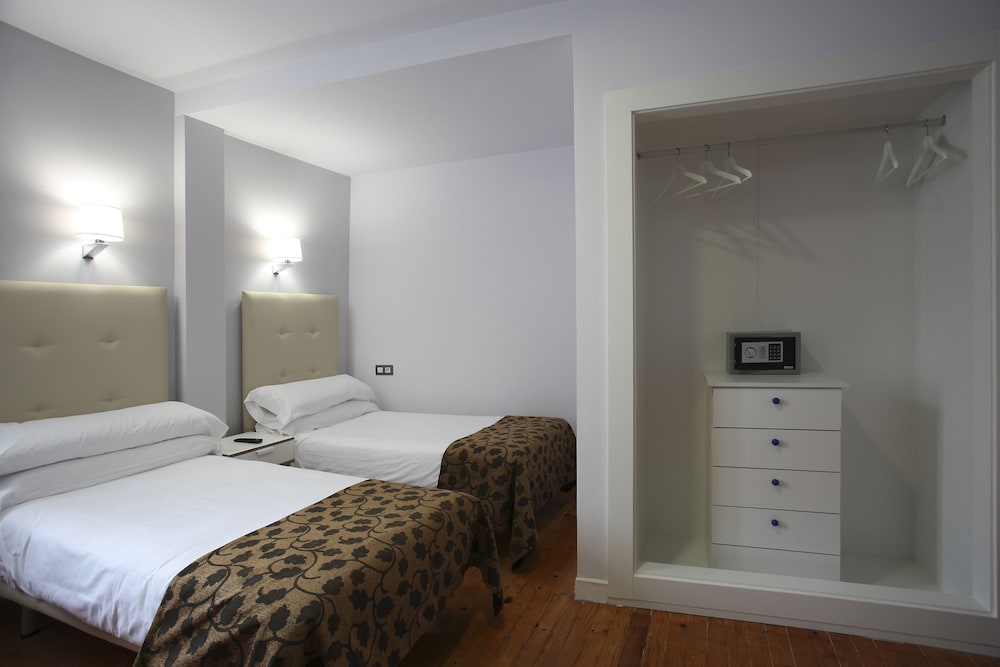 Standard Double Room photo 3