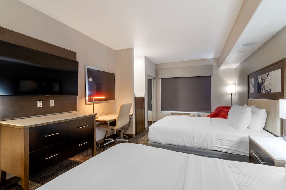 Standard Room, 2 Queen Beds, Accessible, Refrigerator & Microwave - Photo 2