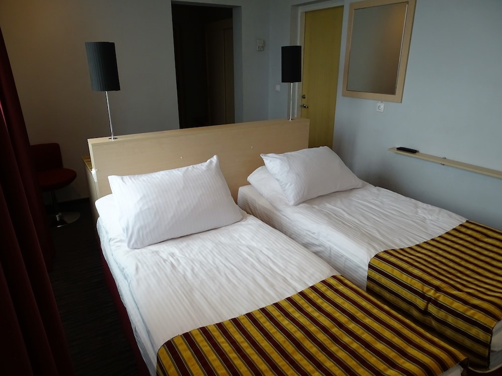 Room, Multiple Beds, Non Smoking photo 1