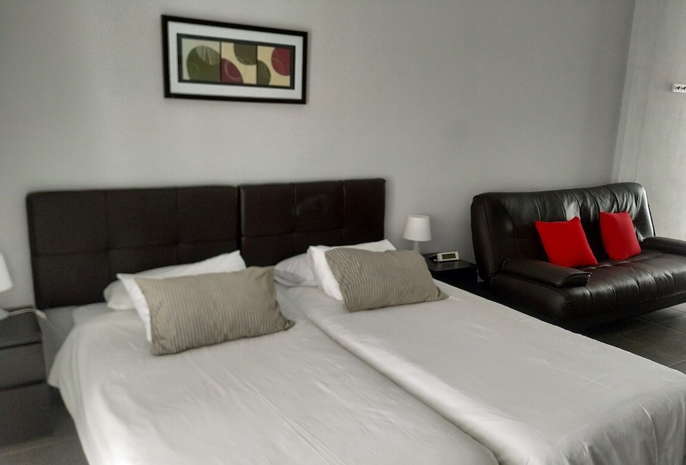 Standard Room, 2 Twin Beds - Photo 26