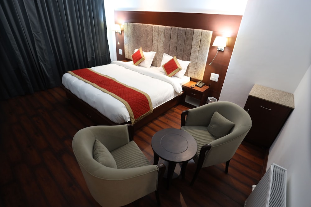 Executive Room - Photo 1