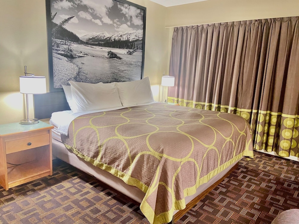 Kitchenette Room, 1 King Bed - Photo 1