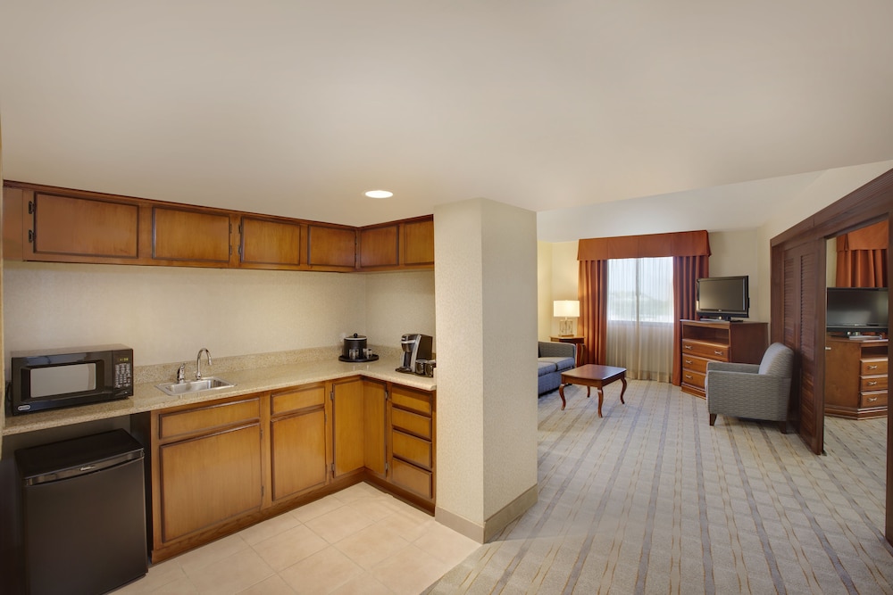 Suite, 2 Double Beds - Photo 2