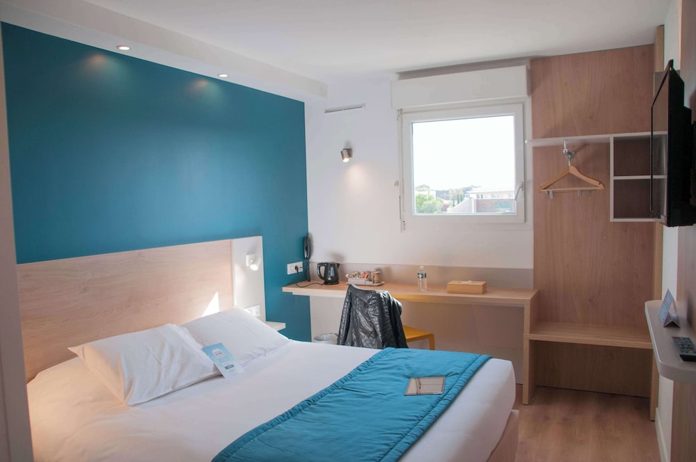 Standard Room, Multiple Beds - Photo 5