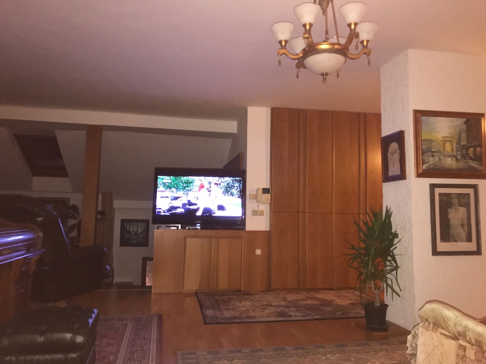 Presidential Apartment, 2 Bedrooms, Patio, City View (Suite 10) photo 1