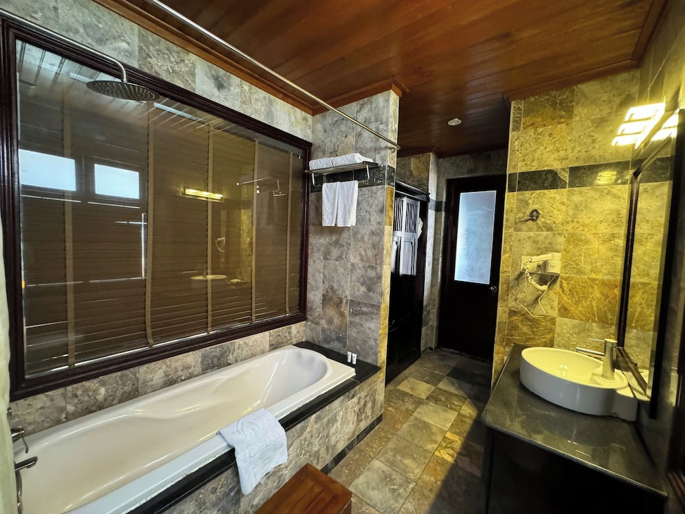 Signature Pool View - Photo 6