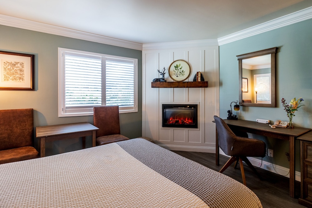 Deluxe Room, 2 Queen Beds - Photo 3