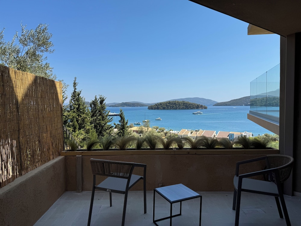 Junior Suite, Partial Sea View
