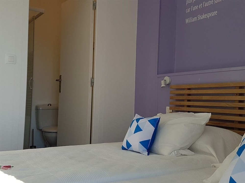 Standard Double or Twin Room, Private Bathroom (Balcon) photo 3