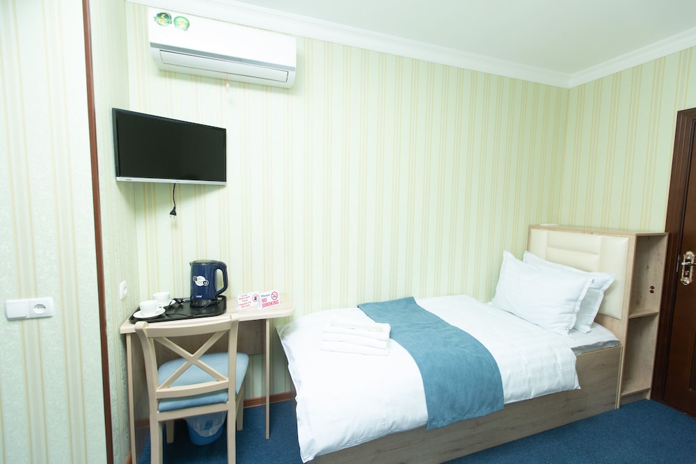 Standard Twin Room - Photo 1