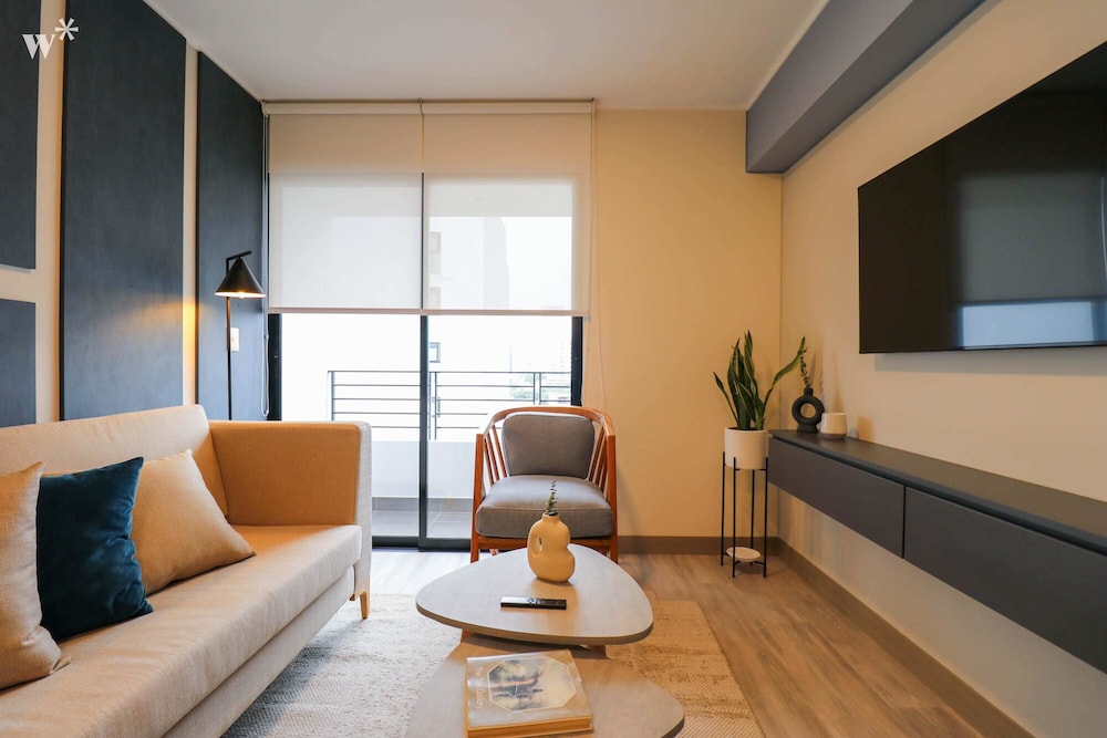 Apartment (909)