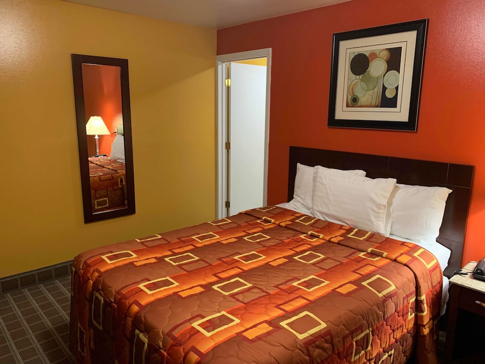 Room, 1 Queen Bed, Non Smoking photo 2