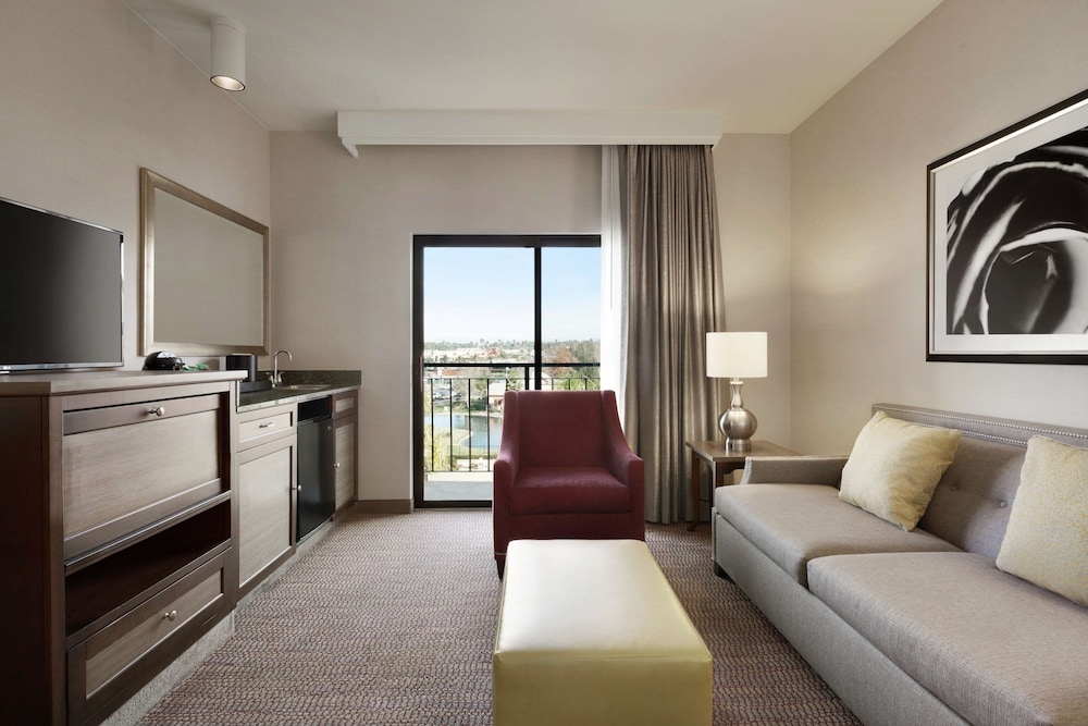 Room, 1 King Bed, Pool View photo 1