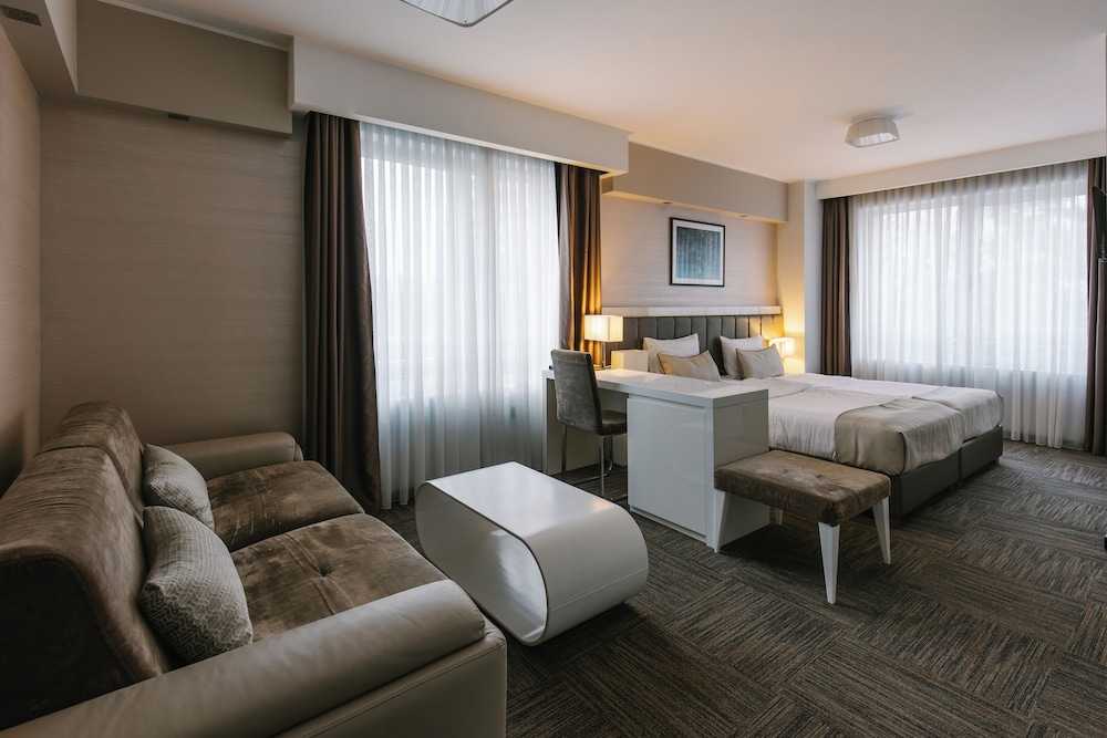 Junior Double or Twin Room, 1 Bedroom, Park View photo 1