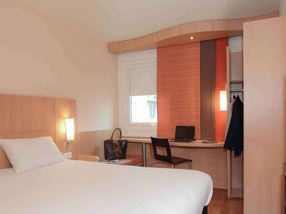 Room, 1 Double Bed - Photo 3